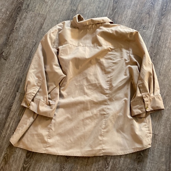 Ashley Stewart Shirt Women Plus Size 26 Tan 
Button Down Pockets 3/4 Sleeve - Picture 5 of 7